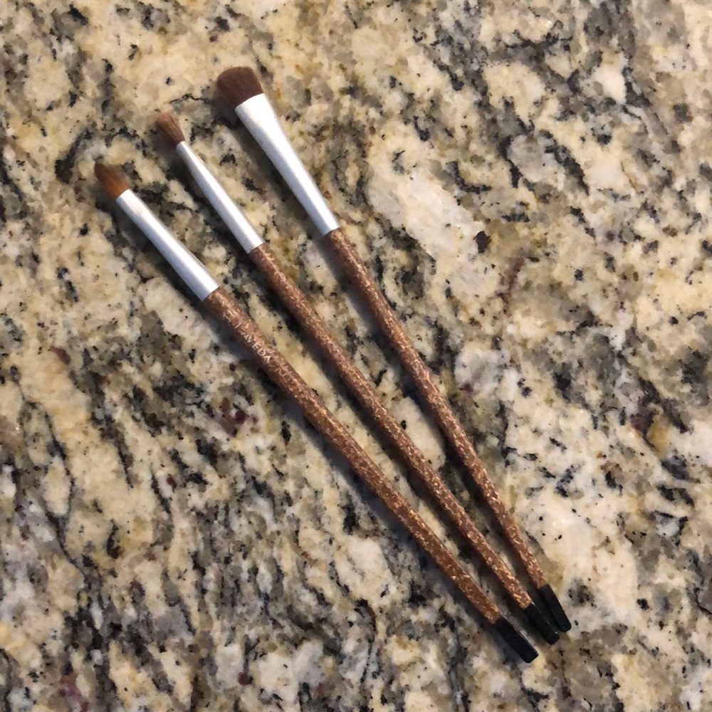 🌿 Aveda makeup brush bundle (3)